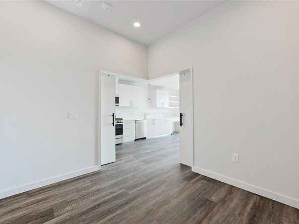 4004 Banister LN 303, Austin TX 78704