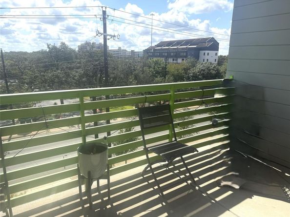 4004 Banister LN 303, Austin TX 78704