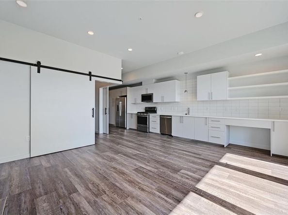 4004 Banister LN 303, Austin TX 78704