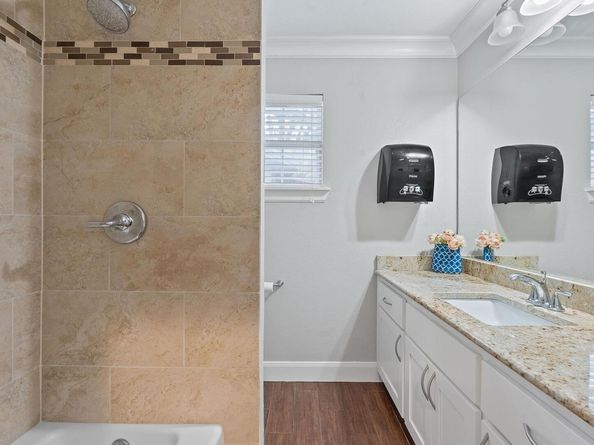 1101 Mahan DR, Austin TX 78721