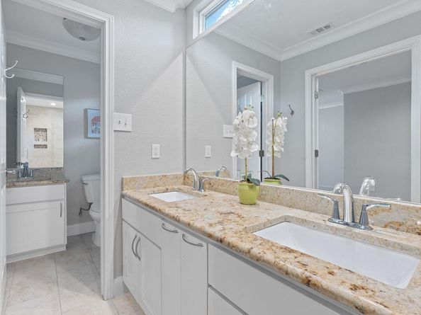 1101 Mahan DR, Austin TX 78721