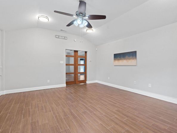 1101 Mahan DR, Austin TX 78721