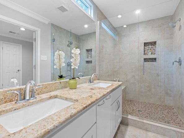 1101 Mahan DR, Austin TX 78721