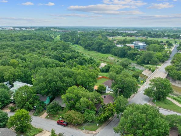 1101 Mahan DR, Austin TX 78721