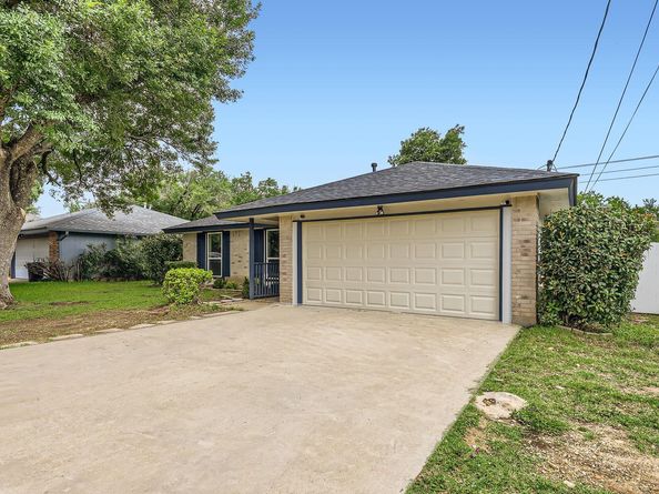 901 Garden Meadow DR, Georgetown TX 78628