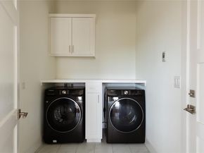 709 W St Elmo RD 1, Austin TX 78745