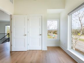 709 W St Elmo RD 1, Austin TX 78745
