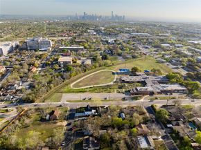 709 W St Elmo RD 1, Austin TX 78745