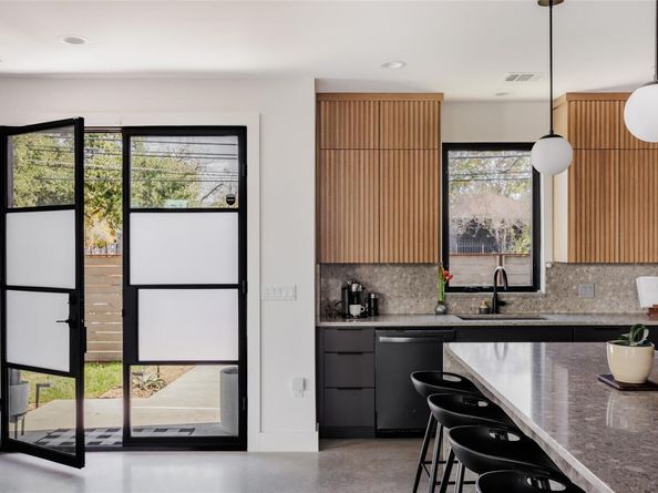 108 Comal ST, Austin TX 78702