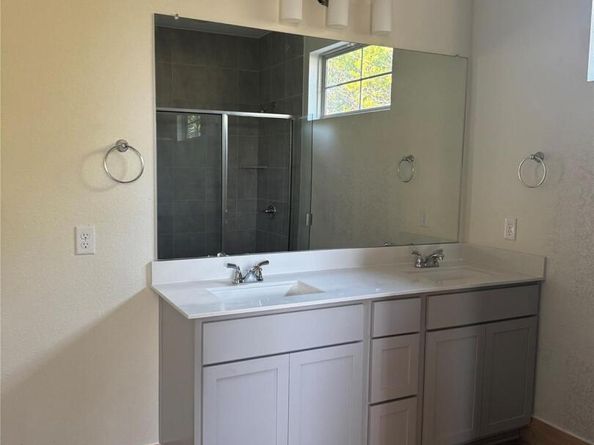 4500 Silverhill DR, Lago Vista TX 78645