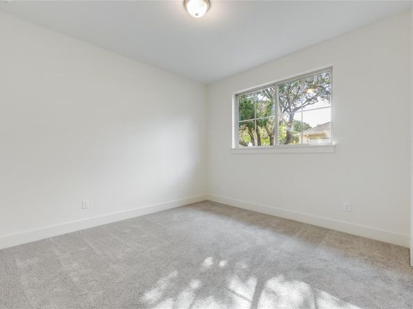 4500 Silverhill DR, Lago Vista TX 78645