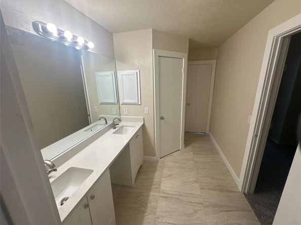 20805 Trotters LN, Pflugerville TX 78660
