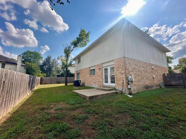 20805 Trotters LN, Pflugerville TX 78660