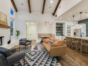 211 Ronay DR, Spicewood TX 78669