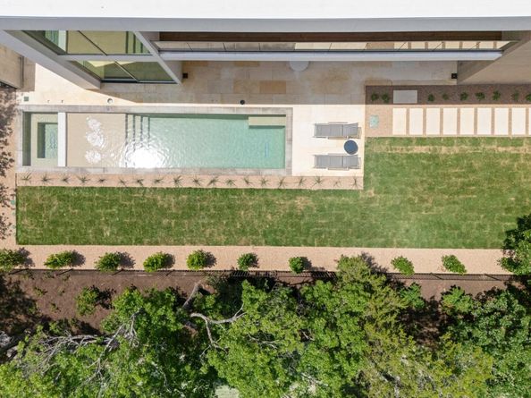 1812 Basin Ledge E, West Lake Hills TX 78746