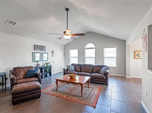 924 Canvasback Creek DR, Leander TX 78641