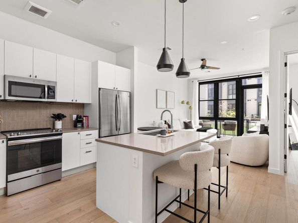 800 Embassy DR 113, Austin TX 78702