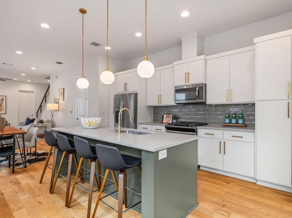 1301 Cometa ST A, Austin TX 78721