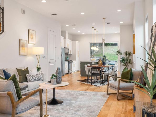 1301 Cometa ST A, Austin TX 78721