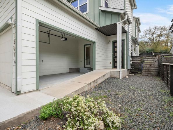 1301 Cometa ST A, Austin TX 78721