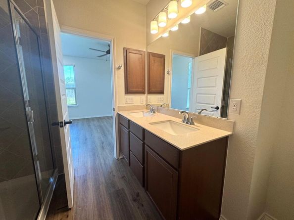 2513 Donna Olene DR, Georgetown TX 78628