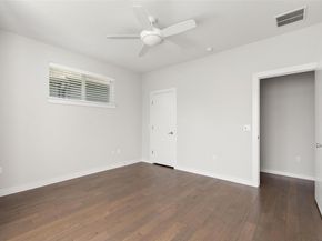 3001 Del Curto RD 11, Austin TX 78704