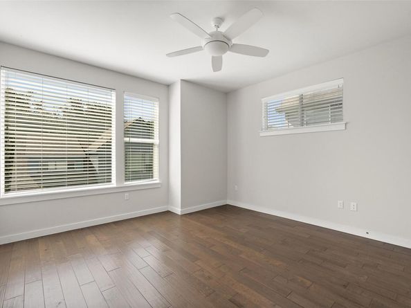 3001 Del Curto RD 11, Austin TX 78704