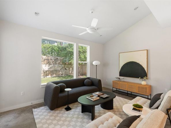 3001 Del Curto RD 11, Austin TX 78704