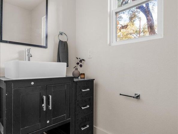 3202 Overcup Oak DR, Austin TX 78704