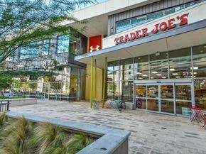 360 Nueces ST 3910, Austin TX 78701