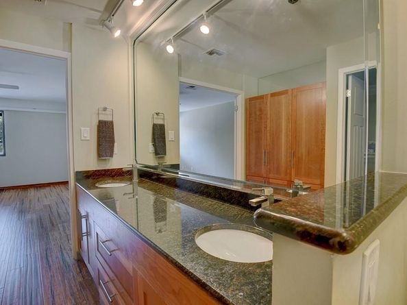 40 N Interstate 35 EXPY 2C2, Austin TX 78701