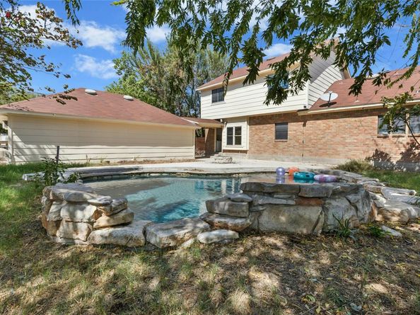 401 Applewood DR, Pflugerville TX 78660