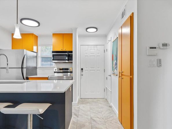 1422 Collier ST 103, Austin TX 78704