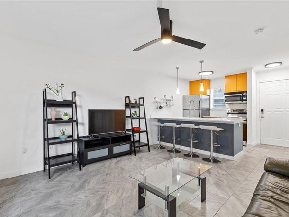 1422 Collier ST 103, Austin TX 78704