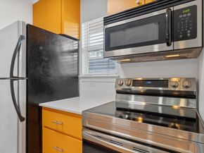 1422 Collier ST 103, Austin TX 78704