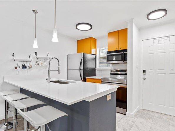 1422 Collier ST 103, Austin TX 78704