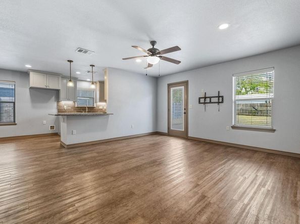 1812 Forestglade DR, Austin TX 78745