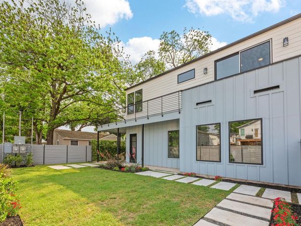 1113 Walton LN 1, Austin TX 78721