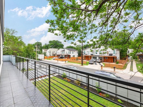 1113 Walton LN 1, Austin TX 78721