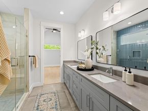 1113 Walton LN 1, Austin TX 78721