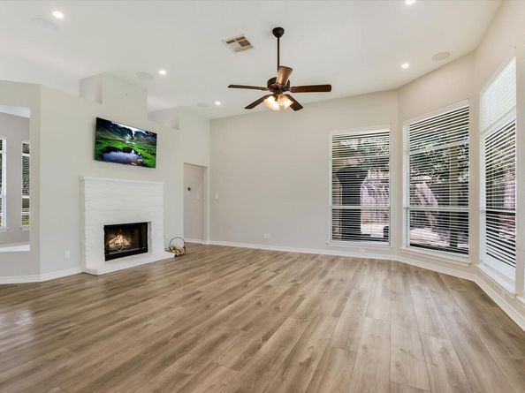 408 Cargill DR, Spicewood TX 78669