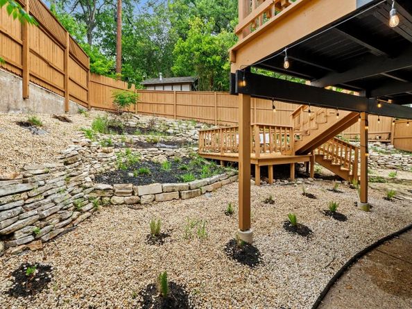 3520 Highland View DR, Austin TX 78731