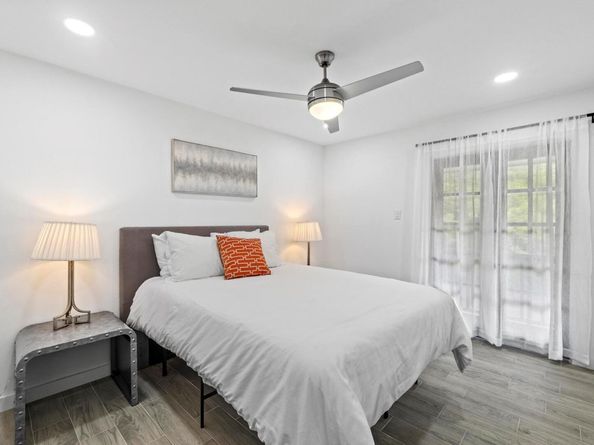 3520 Highland View DR, Austin TX 78731