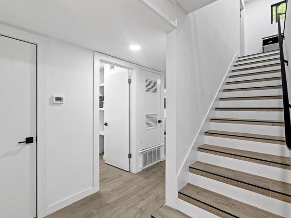 3520 Highland View DR, Austin TX 78731