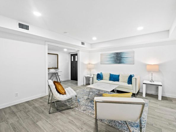 3520 Highland View DR, Austin TX 78731