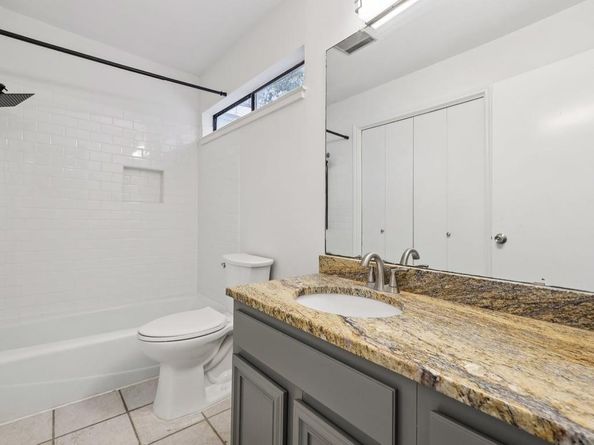 2507 Quarry RD D, Austin TX 78703