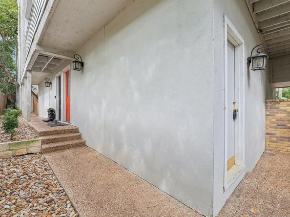 2507 Quarry RD D, Austin TX 78703
