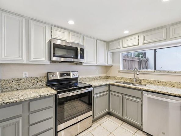 2507 Quarry RD D, Austin TX 78703