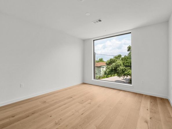 2209 S 1st ST 206, Austin TX 78704