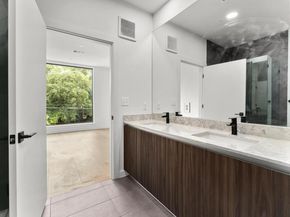 2209 S 1st ST 206, Austin TX 78704